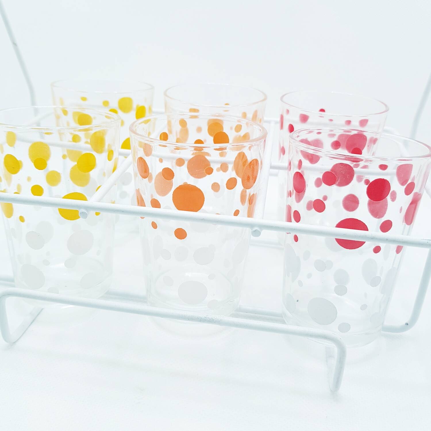 6 polka dot juice glasses in carrier