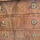 Commode 4 tiroirs style Empire en noyer blond, XIXème siècle