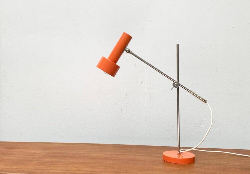 Minimalist table lamp