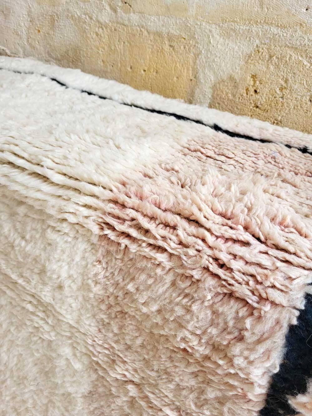 Béni Ouarain rug, geometric terracotta, pink and blue pattern