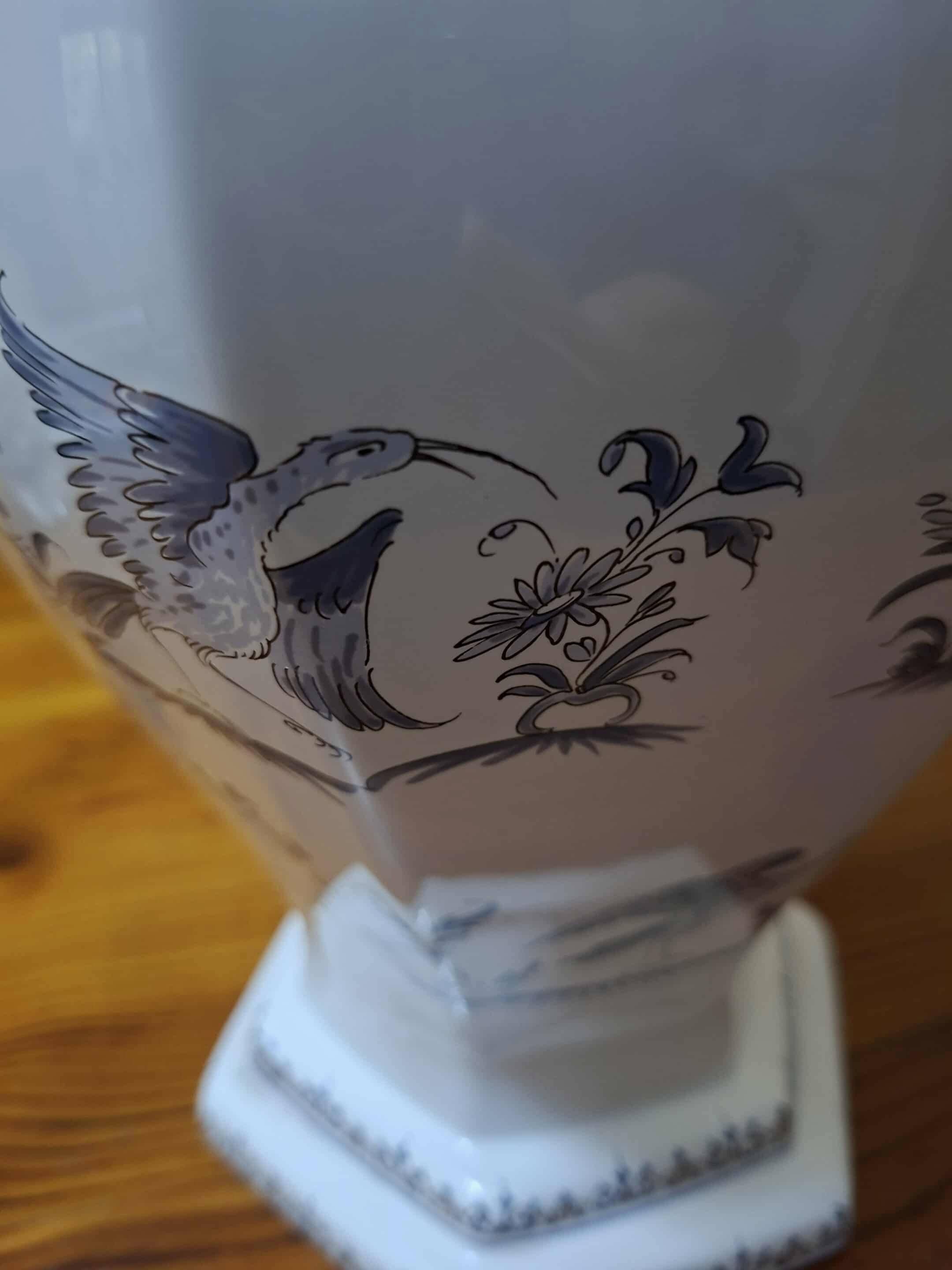 Lamp base in Moustiers style.