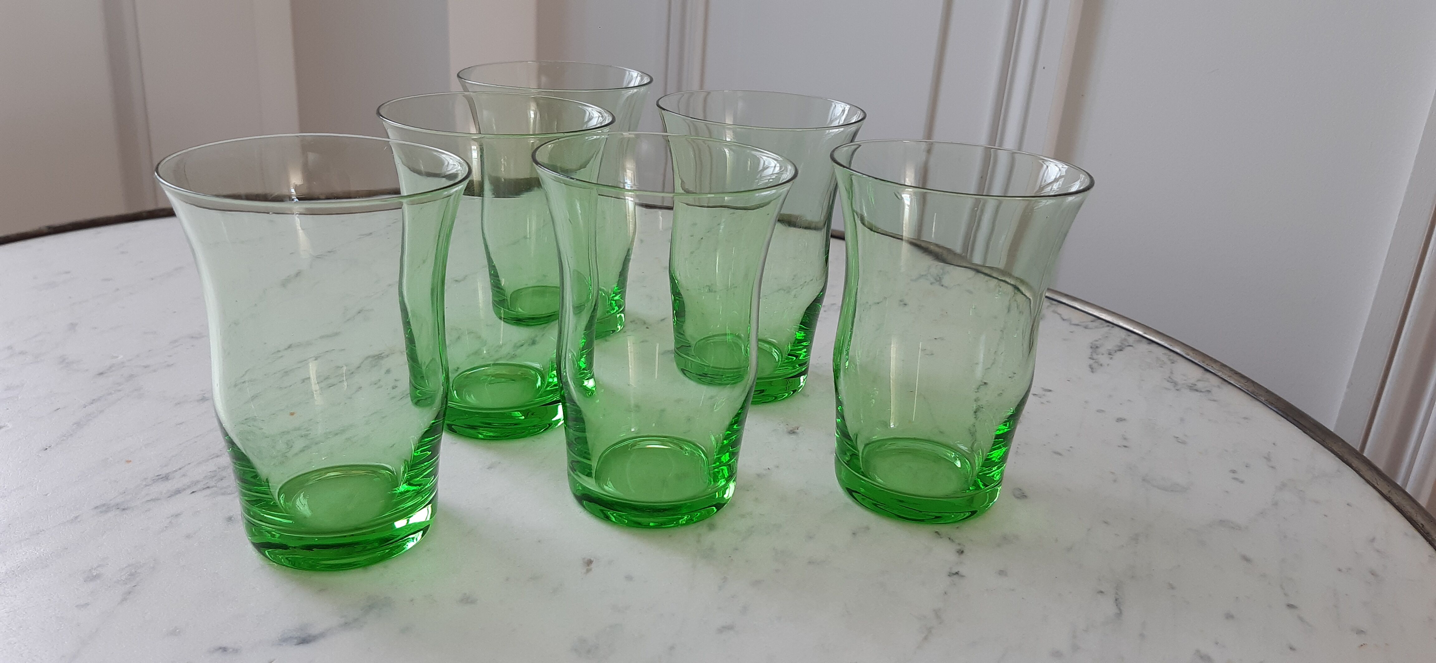 Lot de 6 verres à eau verts années 70