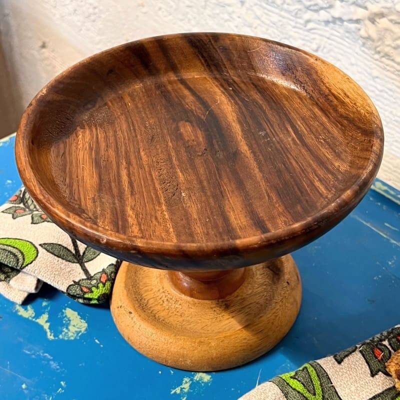 Standing wooden bowl