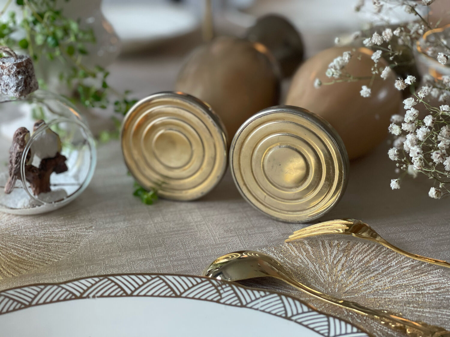 2 alabaster soliflores