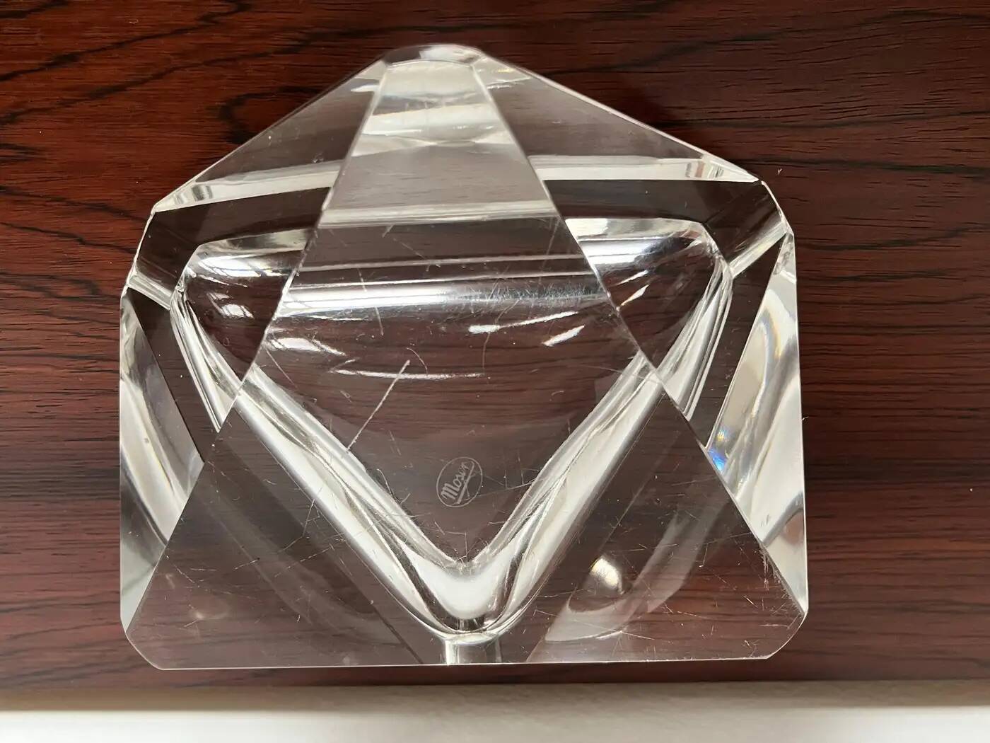 Cendrier en verre artistique bohémien par Vaclav Hanus pour Moser, années 1960.