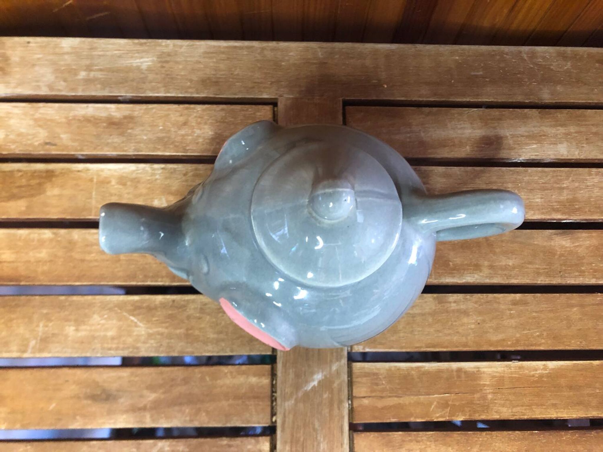 Ancienne théière forme éléphant céramique grise & rose vintage #a472