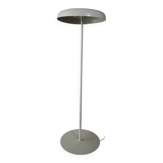 Lampadaire design blanc Matti Klenell Örsjö Belysning