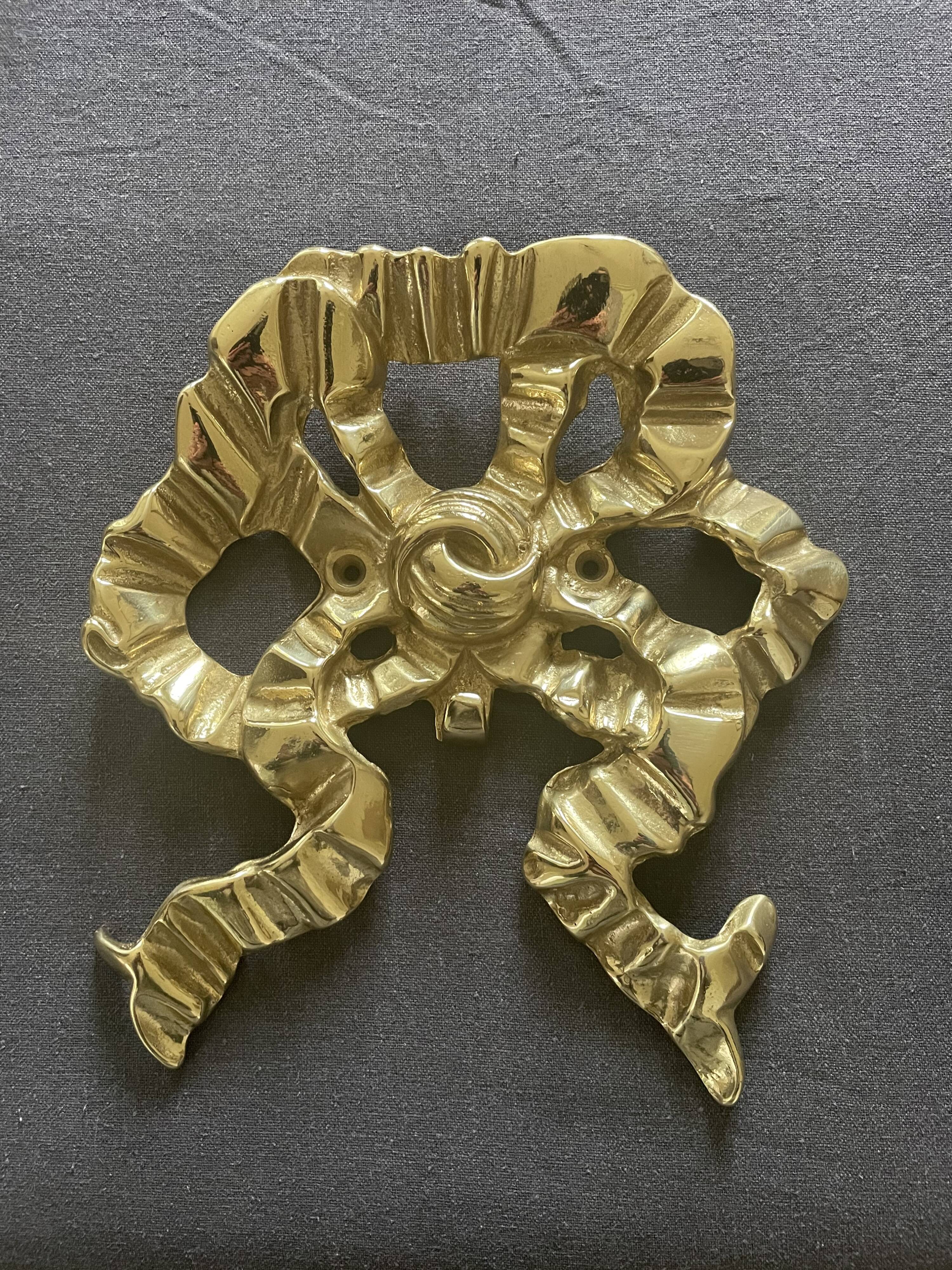 Crochet mural noeud laiton doré