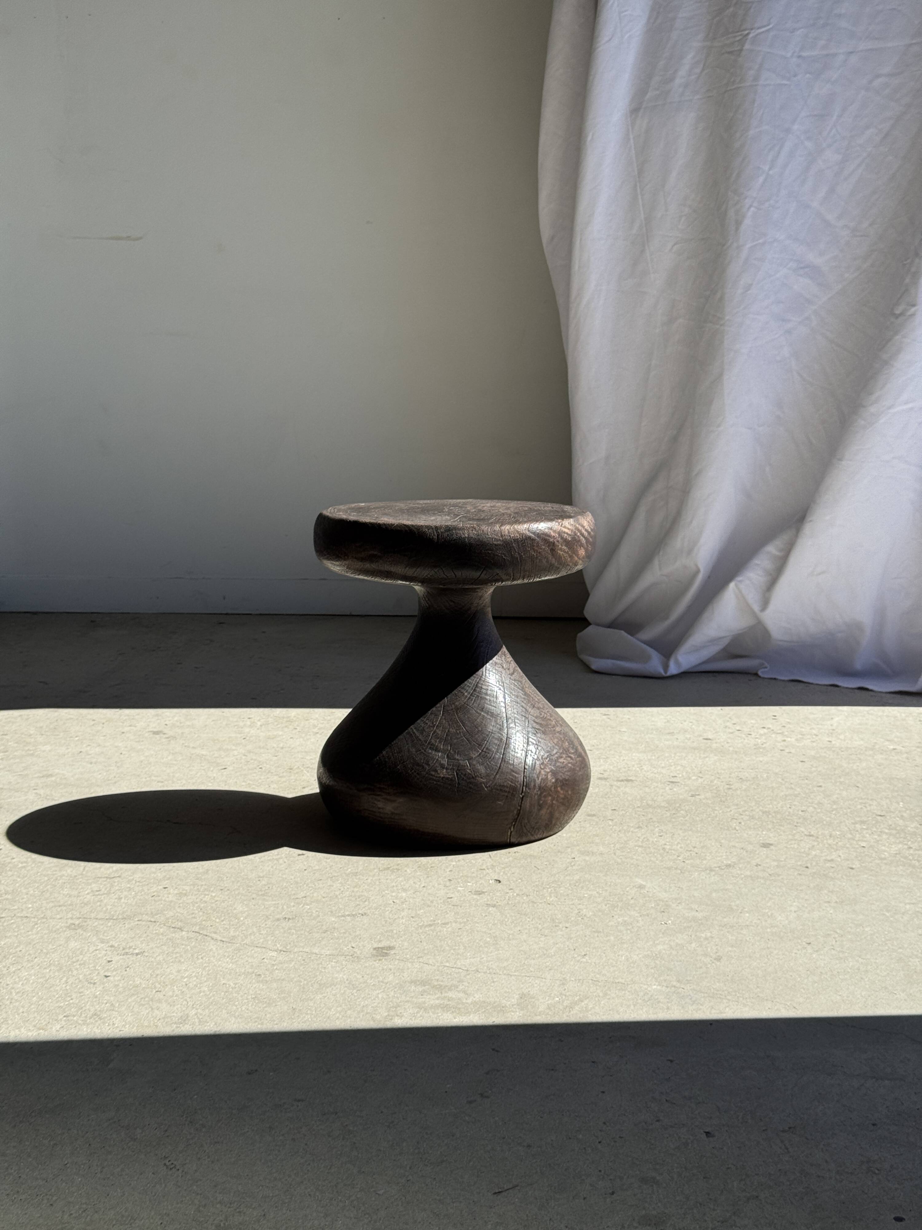 Pawn Brown - Stool, side table in the shape of a brown pawn.