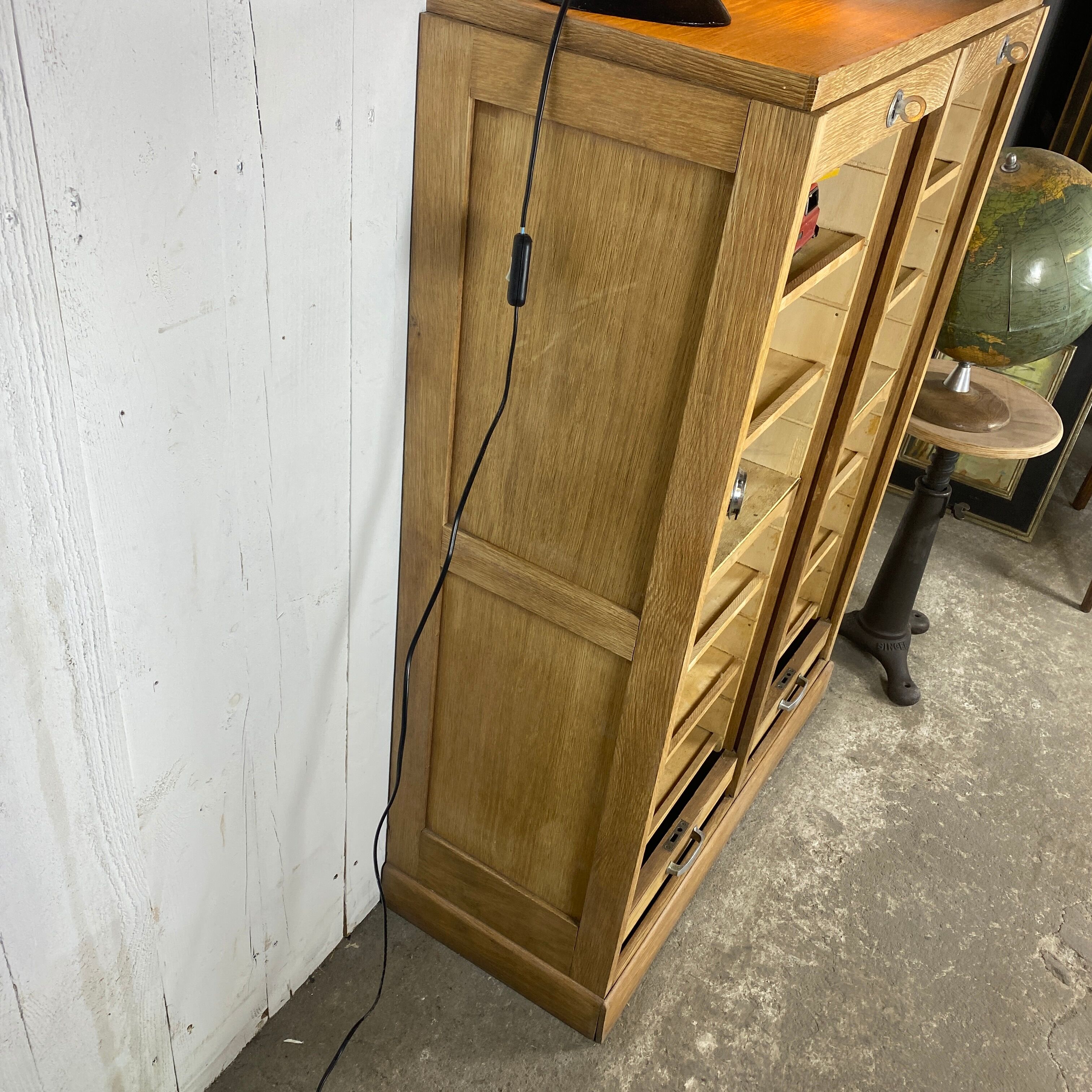 Curtain cabinet raw oak binder