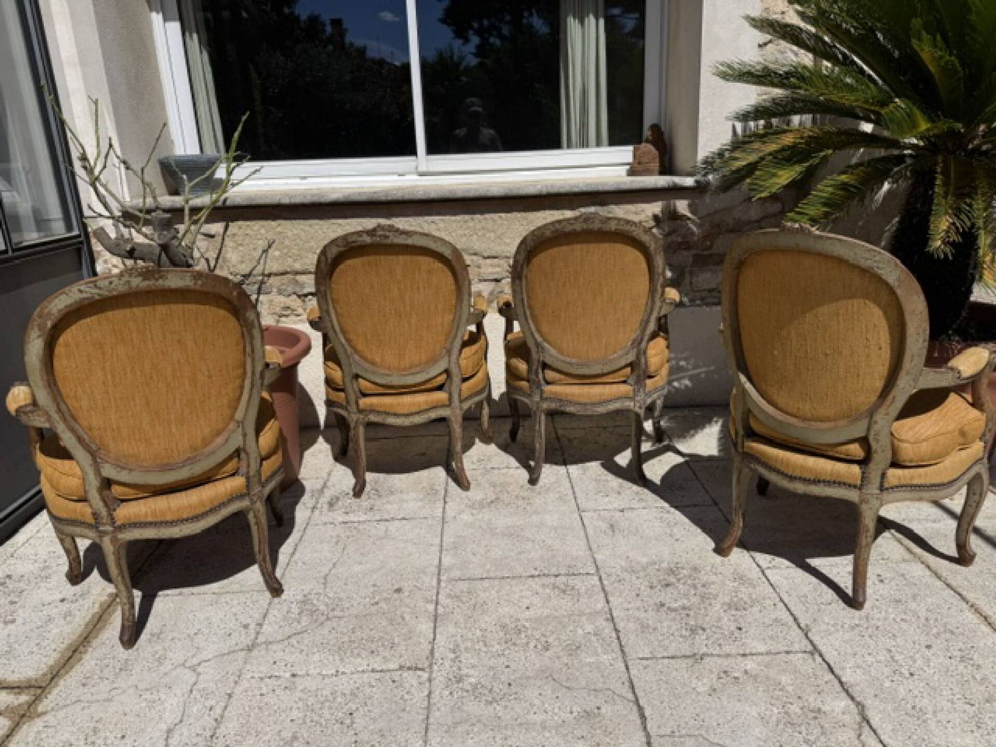 Set of four cabriolet armchairs from the late 19th century in Louis XV style.