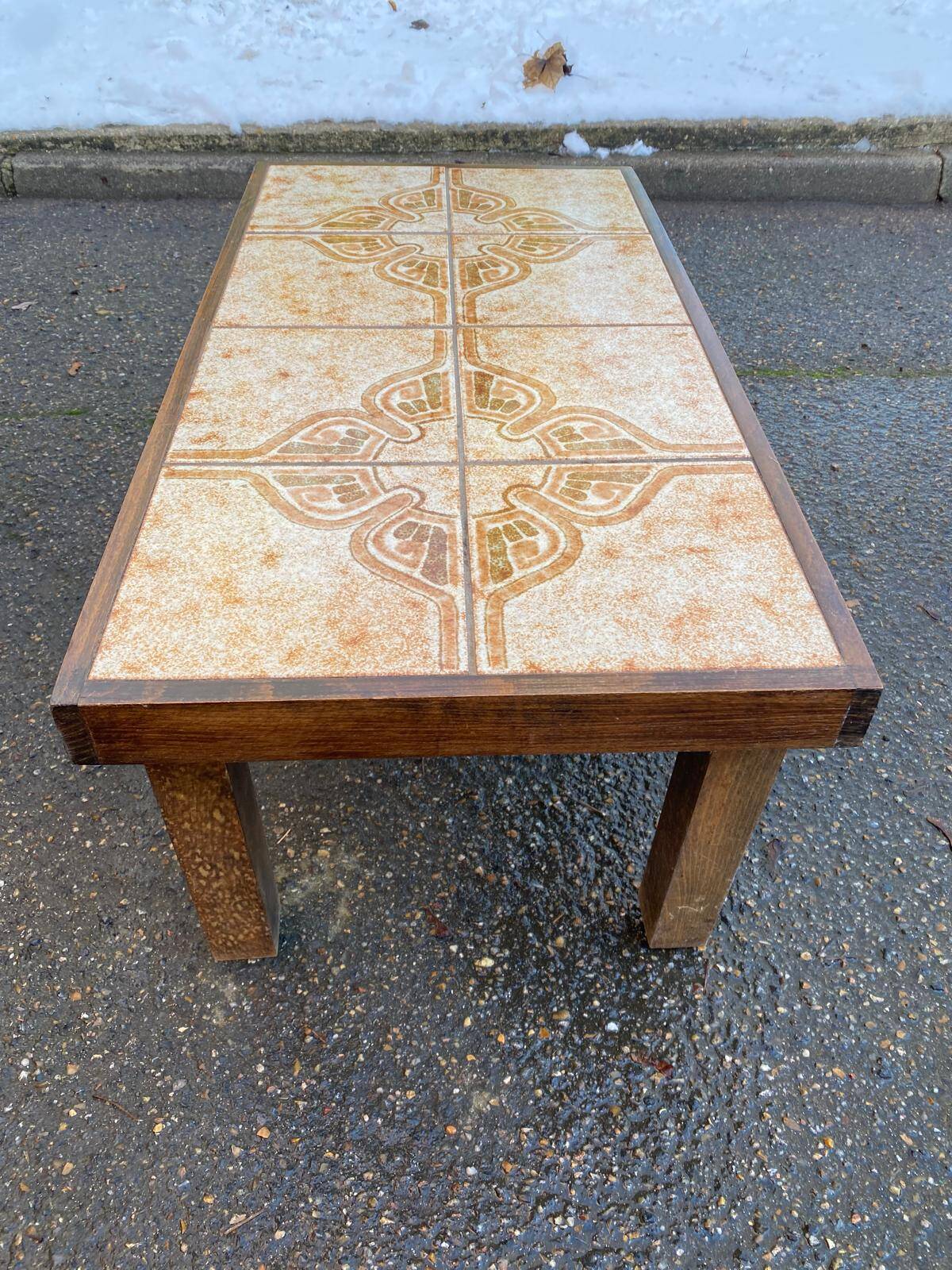 Table basse bois massif et céramique des années 1970 84x44cm
