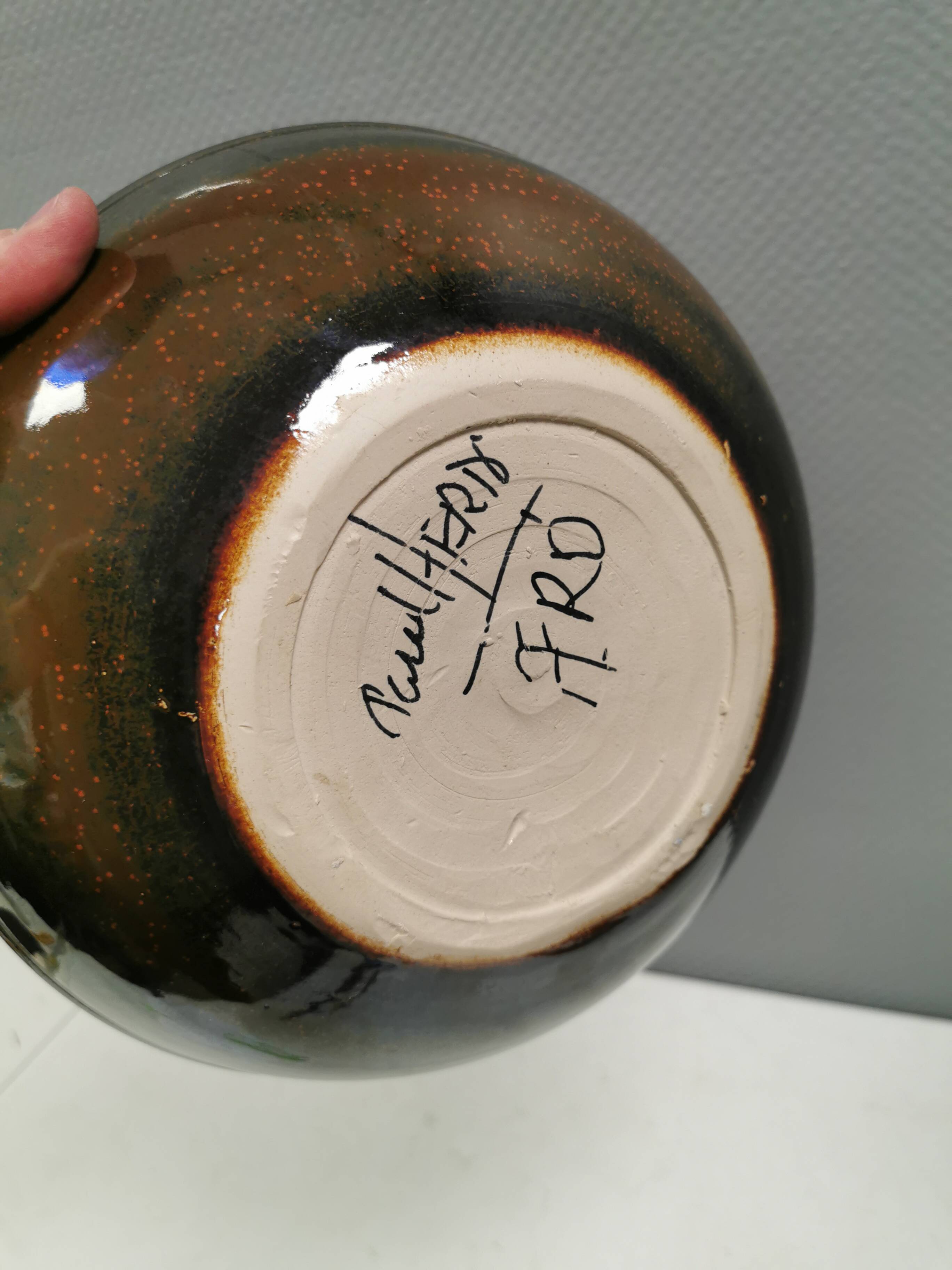 Large and beautiful bowl, made by Poul Hern Denmark 1980s.