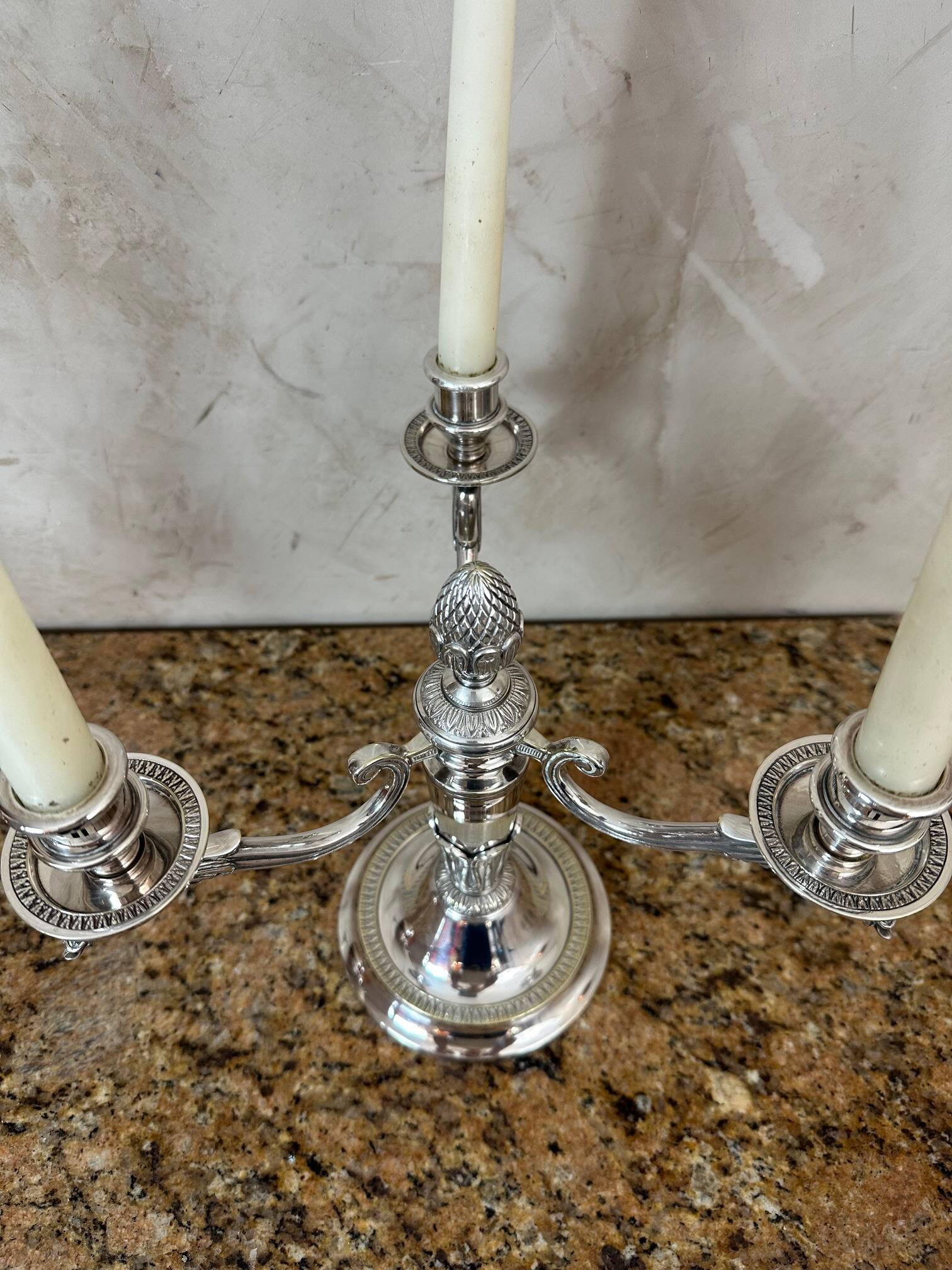 Paire de chandelier en métal argenté