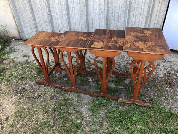 Tables gigognes a décor végétal époque 1900 signées, Émile Galle