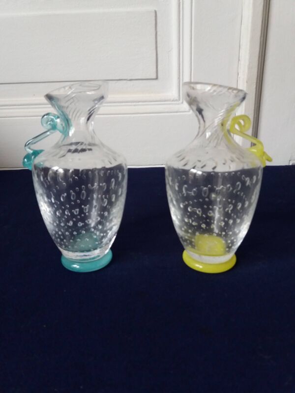 Paire de petits vases burettes en verre de Murano