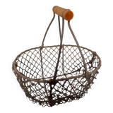 Metal egg basket