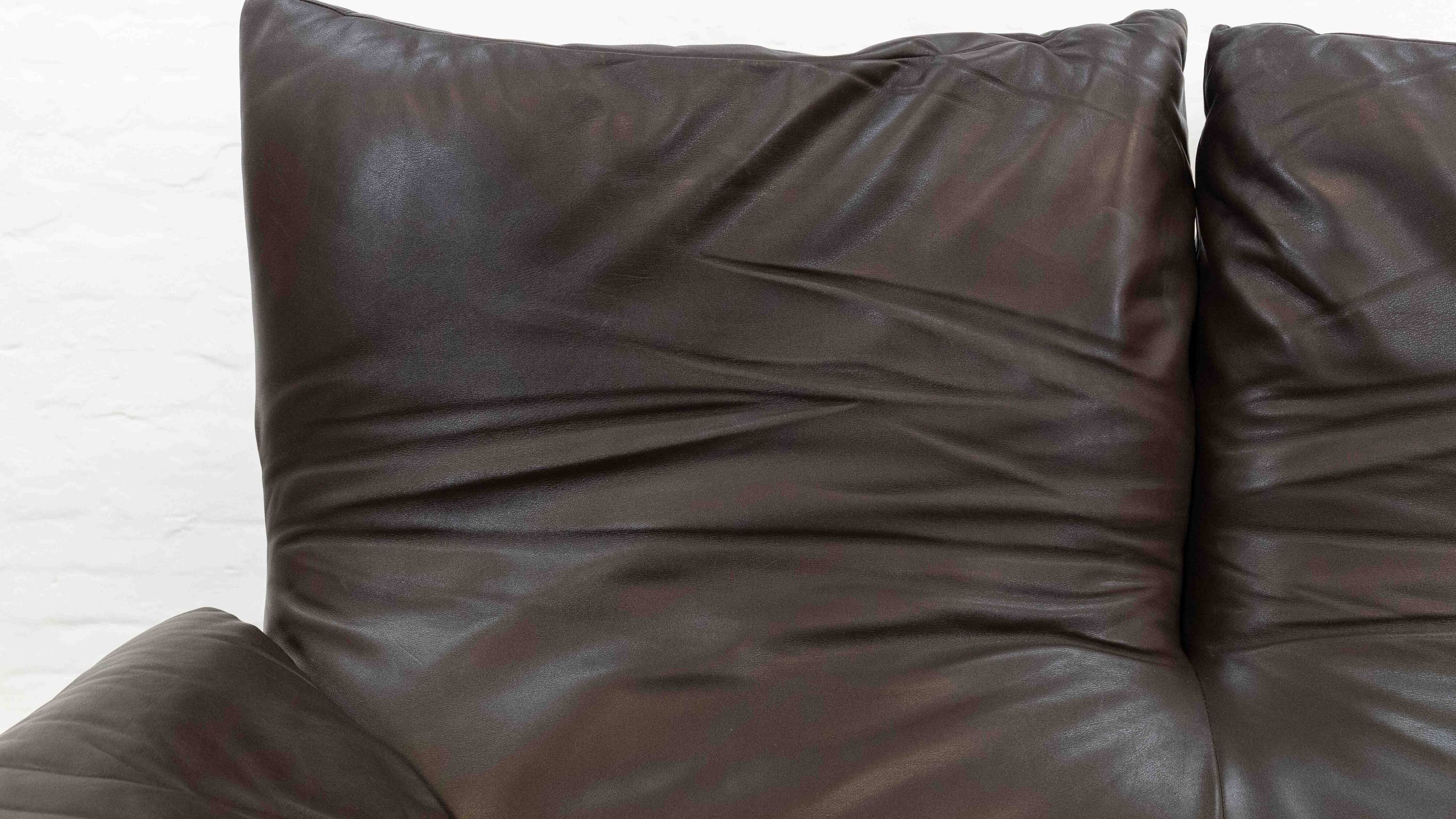 Brown leather 2-seater sofa Cassina Maralunga by Vico Magistretti