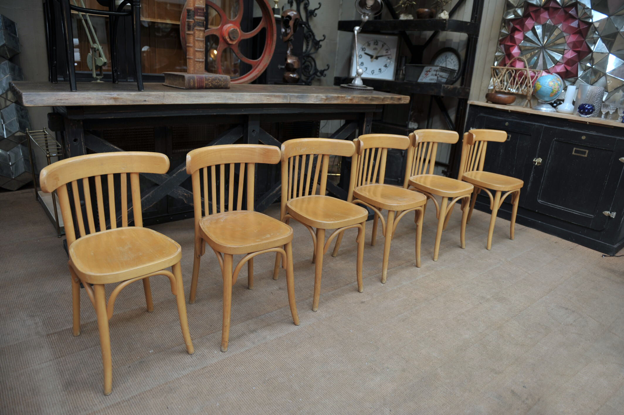 Lot de 6 anciennes chaises bistrot en hêtre courbé des années 1950