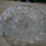Plat en verre ciselé