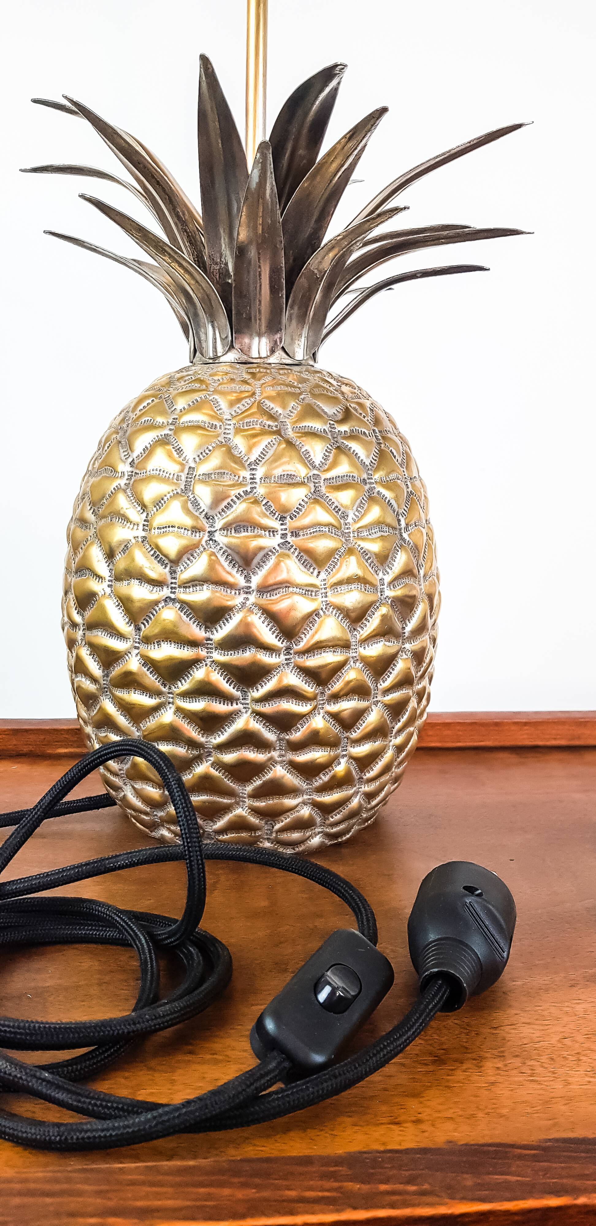 Vintage PINEAPPLE lamp