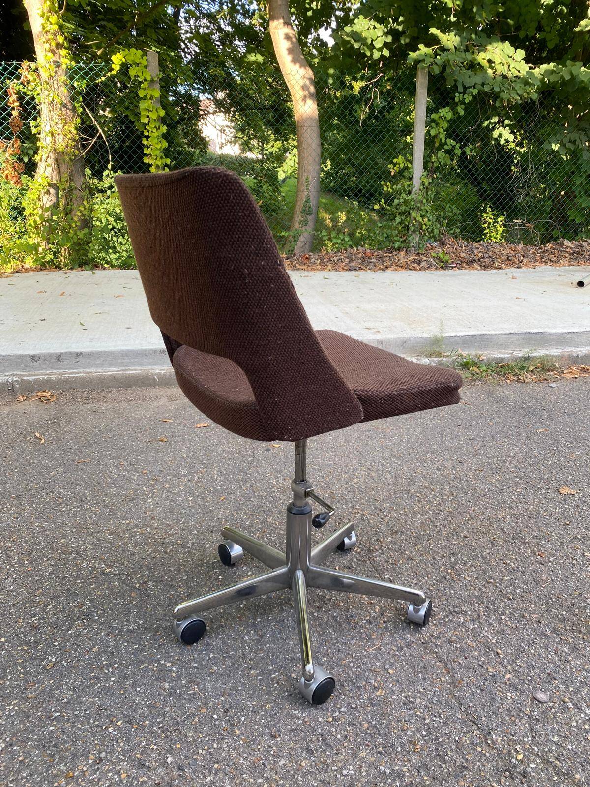 Vintage Scandinavian swivel office chair 1980s