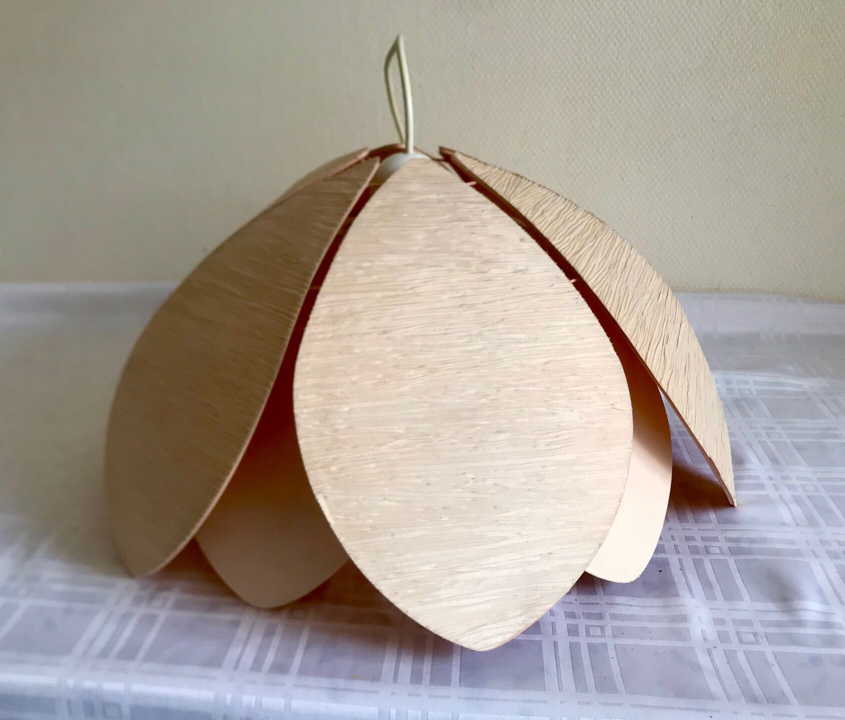 Suspension lotus flower petals