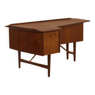 Boomerang desk by Peter Løvig Nielsen for Hedensted mobelfabrik, 1960s