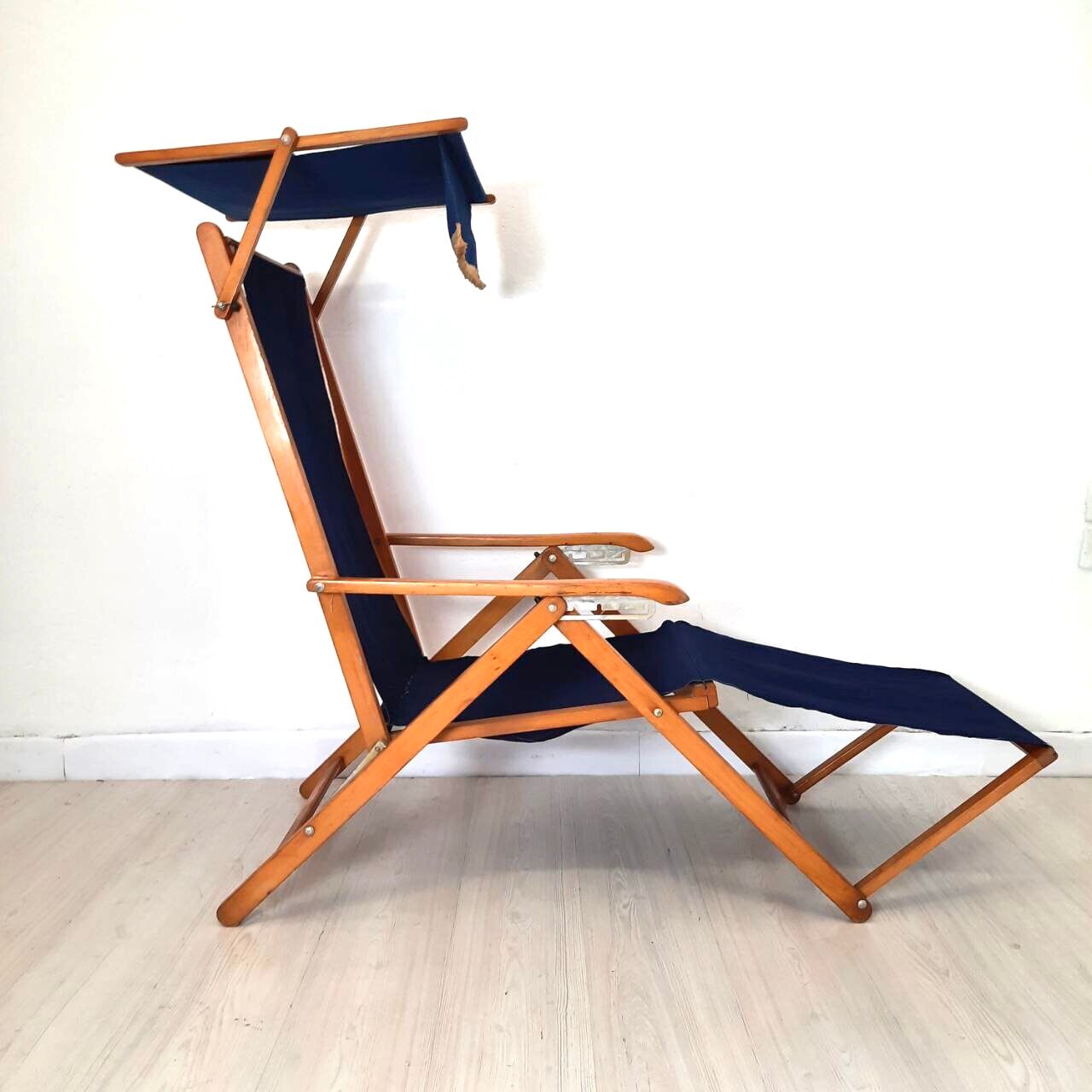 Vintage rehabilitable beach bed, Fratelli Reguitti production