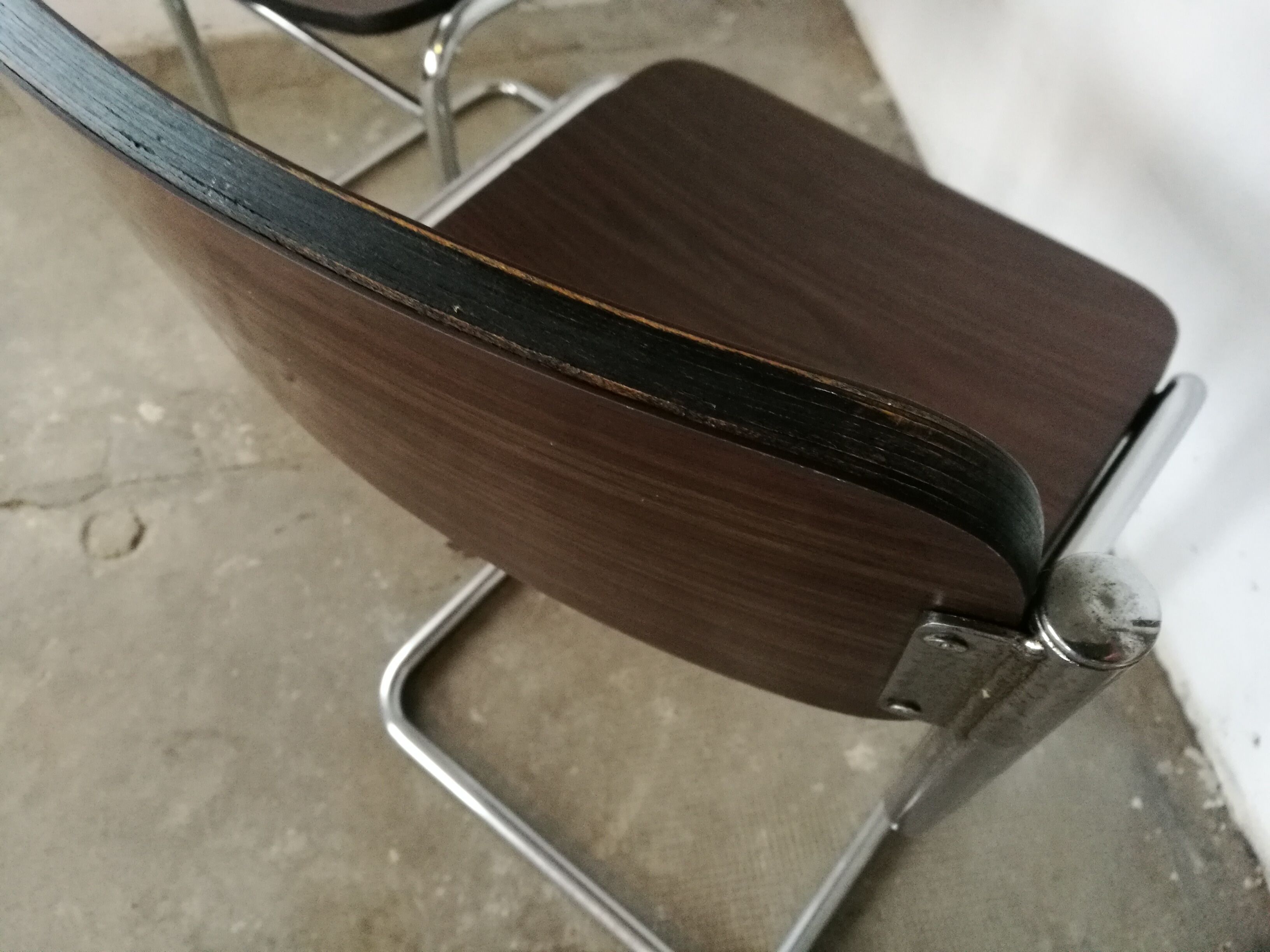 Pair of cantilever chairs from the 80s bauhaus style
