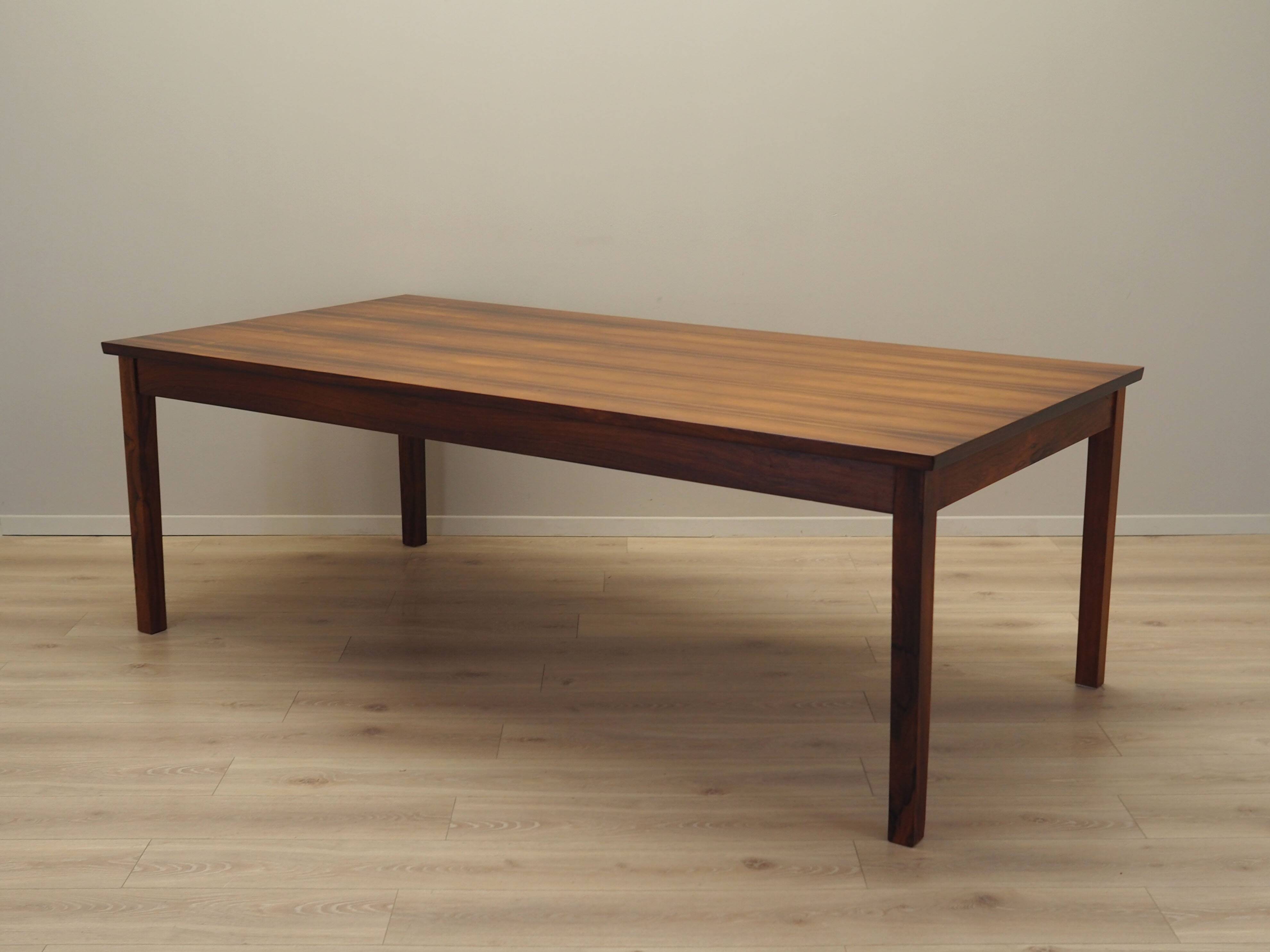 Table en palissandre, design danois, années 1970, production : Danemark