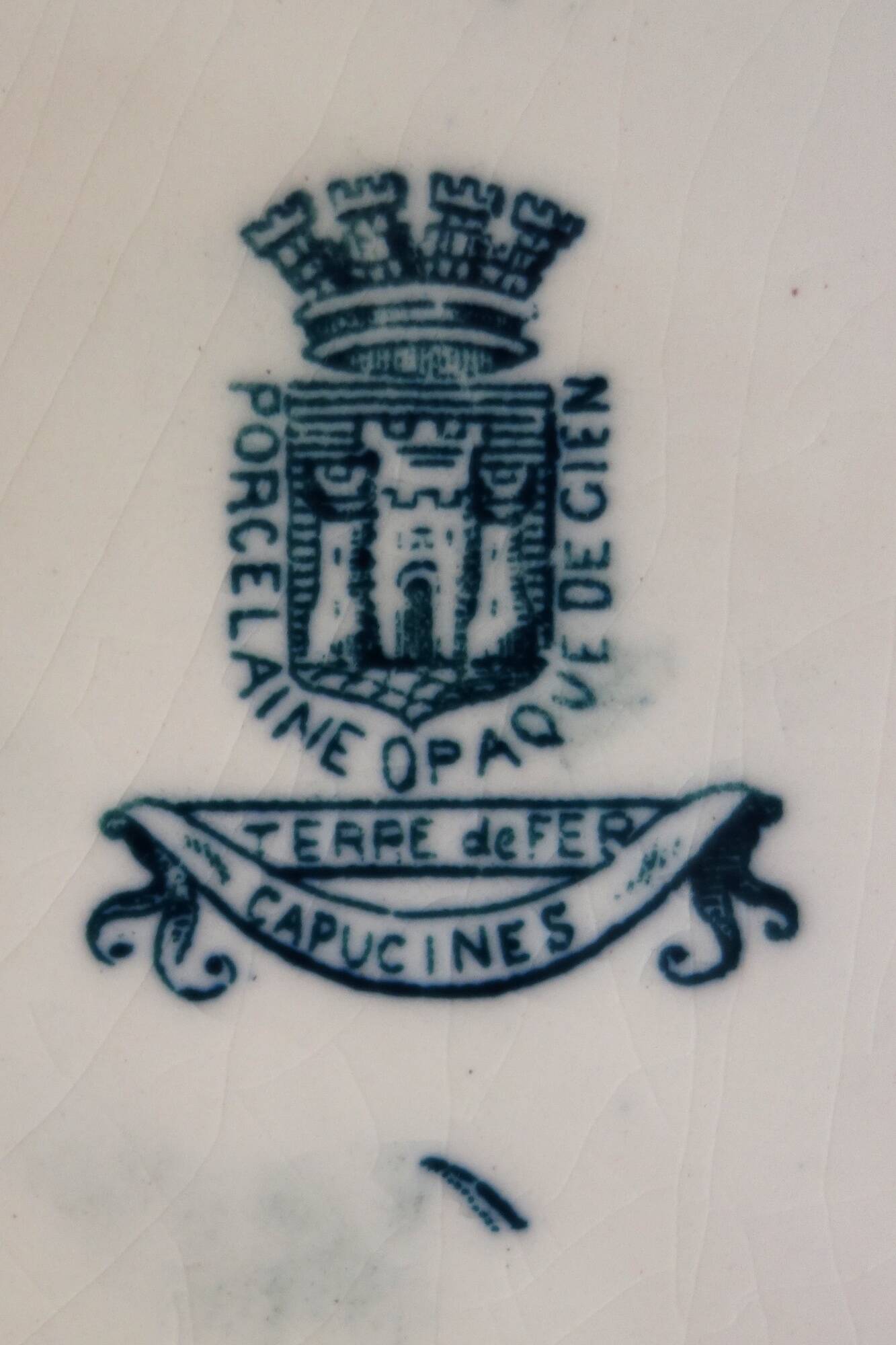 Petite soupière terre de fer Gien Capucines
