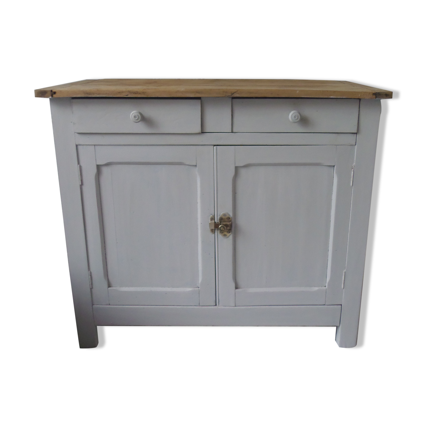 Buffet parisien vintage patiné gris perle, plateau bois.