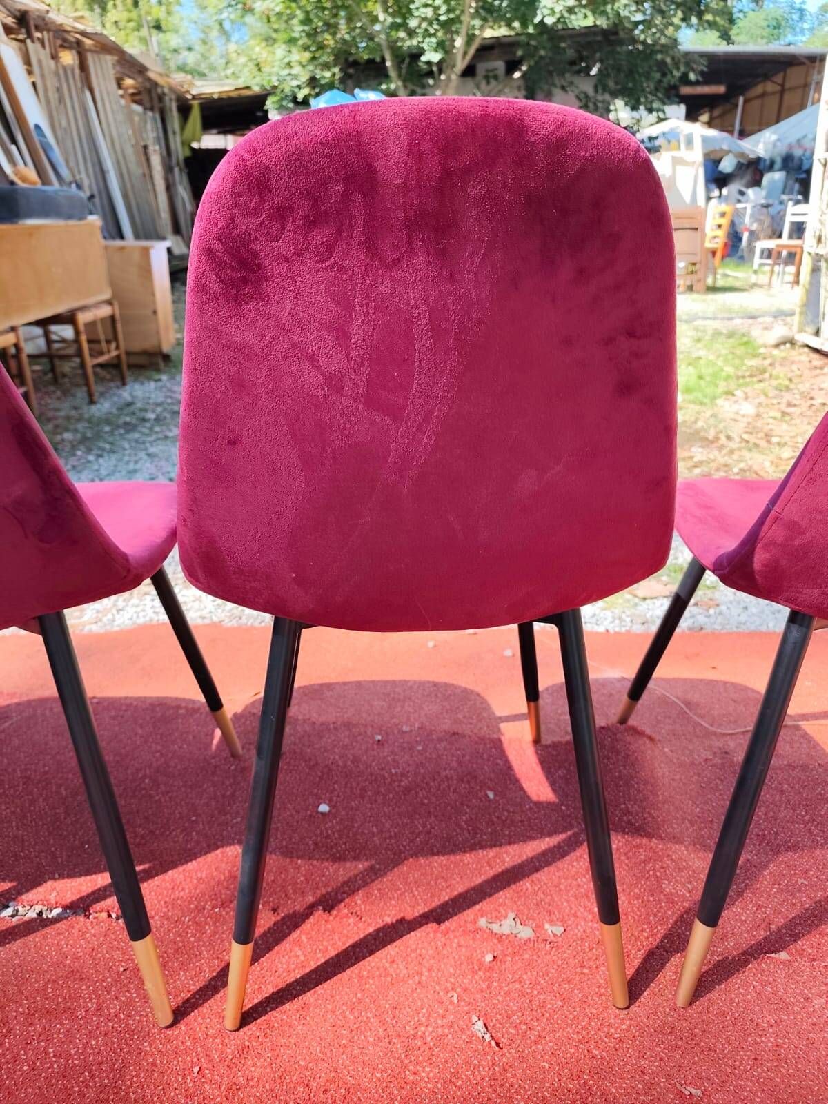 Set of 4 Contemporary Design Chairs in Burgundy/Dark Red Velvet