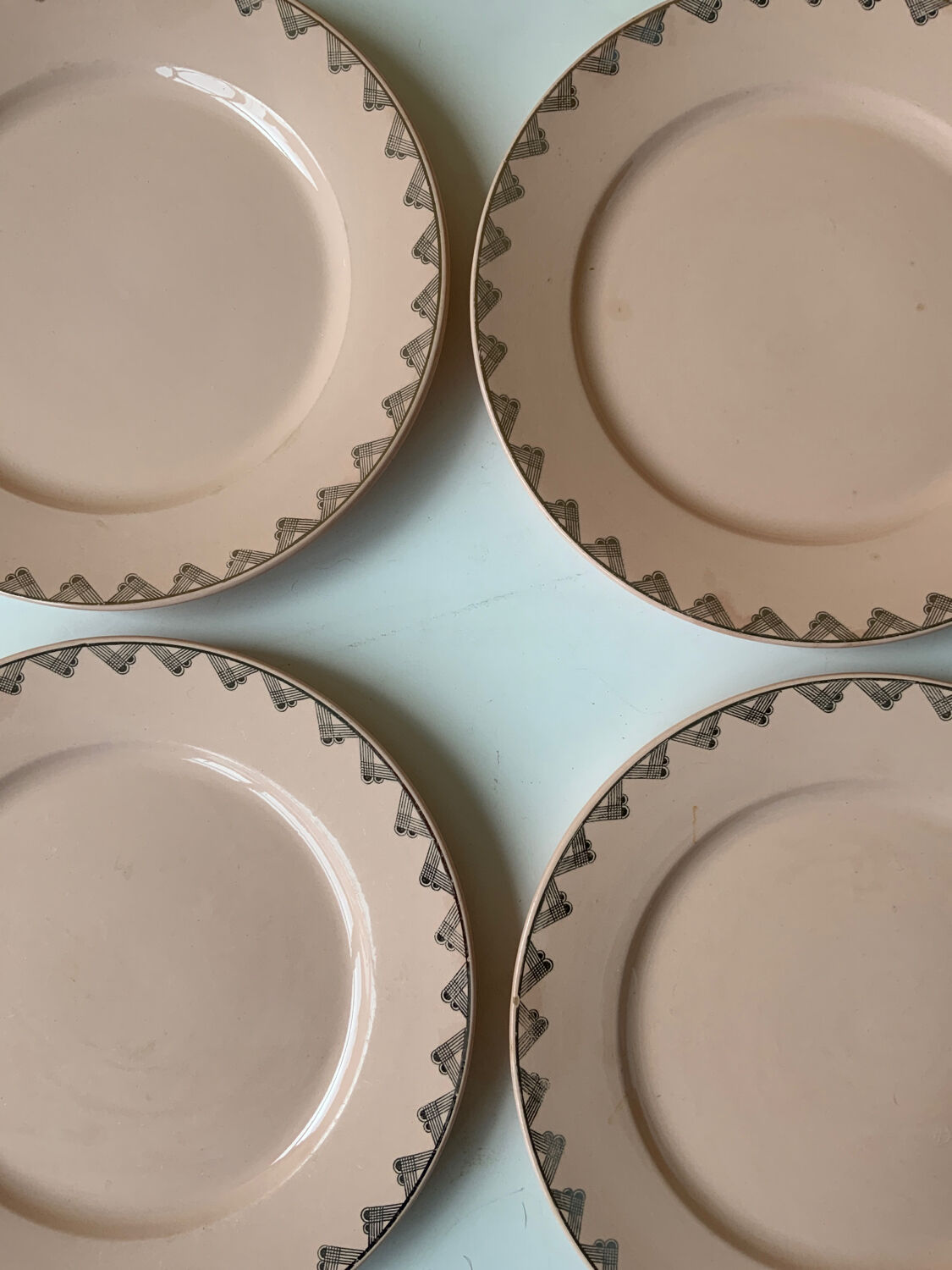 Pink plates Selency x Monoprix Croisé Laroche