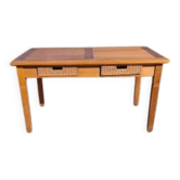 Vintage table in pine and wicker.