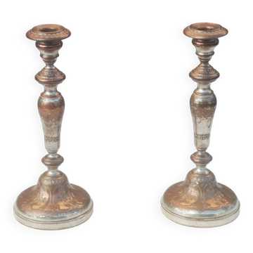 PAIRE DE BOUGEOIRS ANCIENS