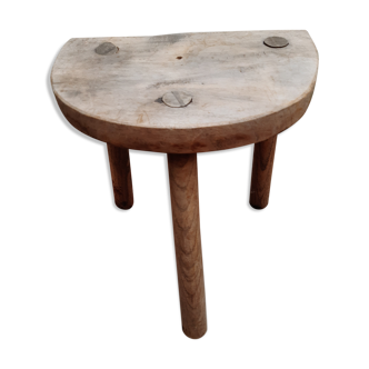 Tripod farm stool