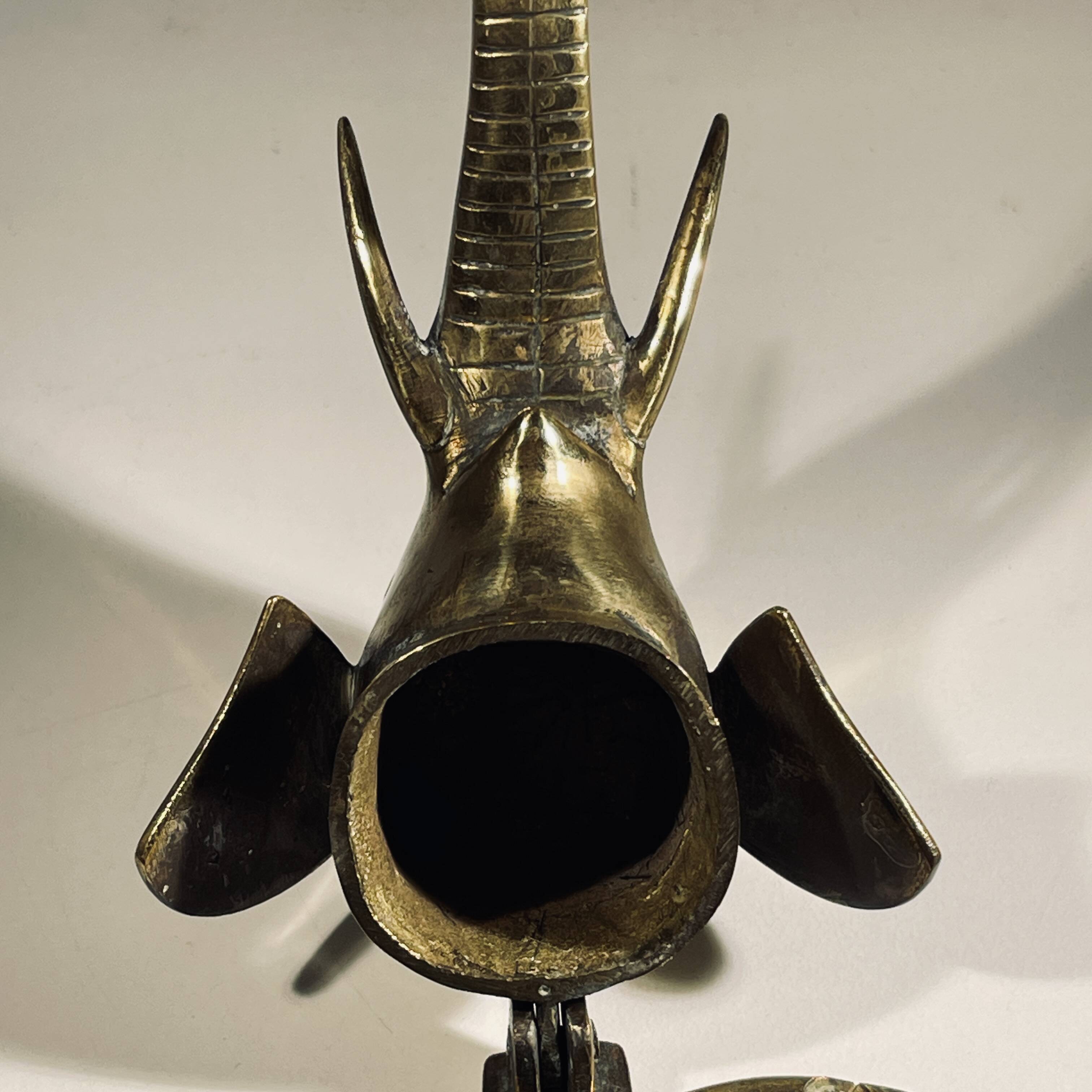 Door knocker / wall paperweight, bronze elephant sculpture