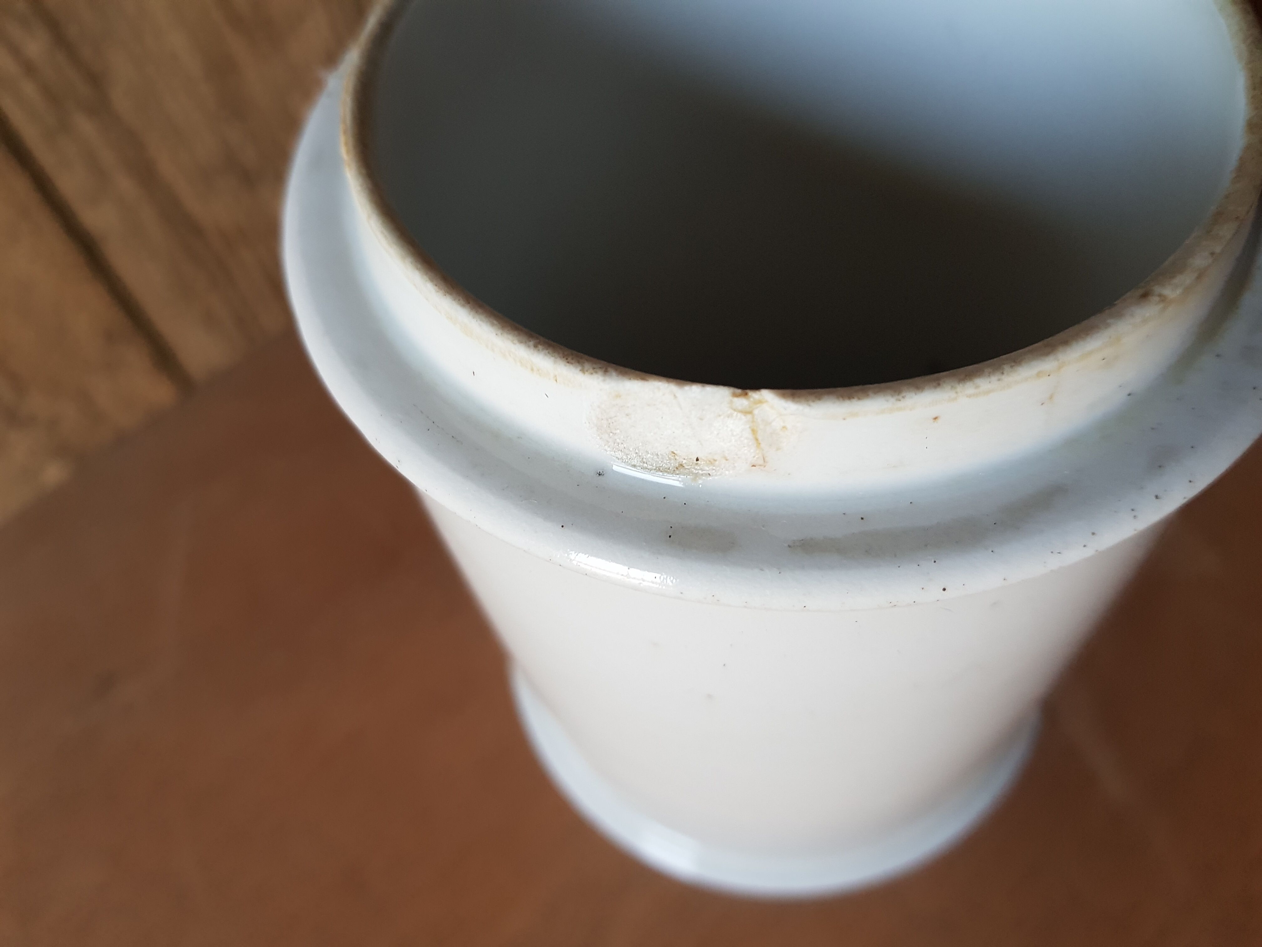 Pot à pharmacie