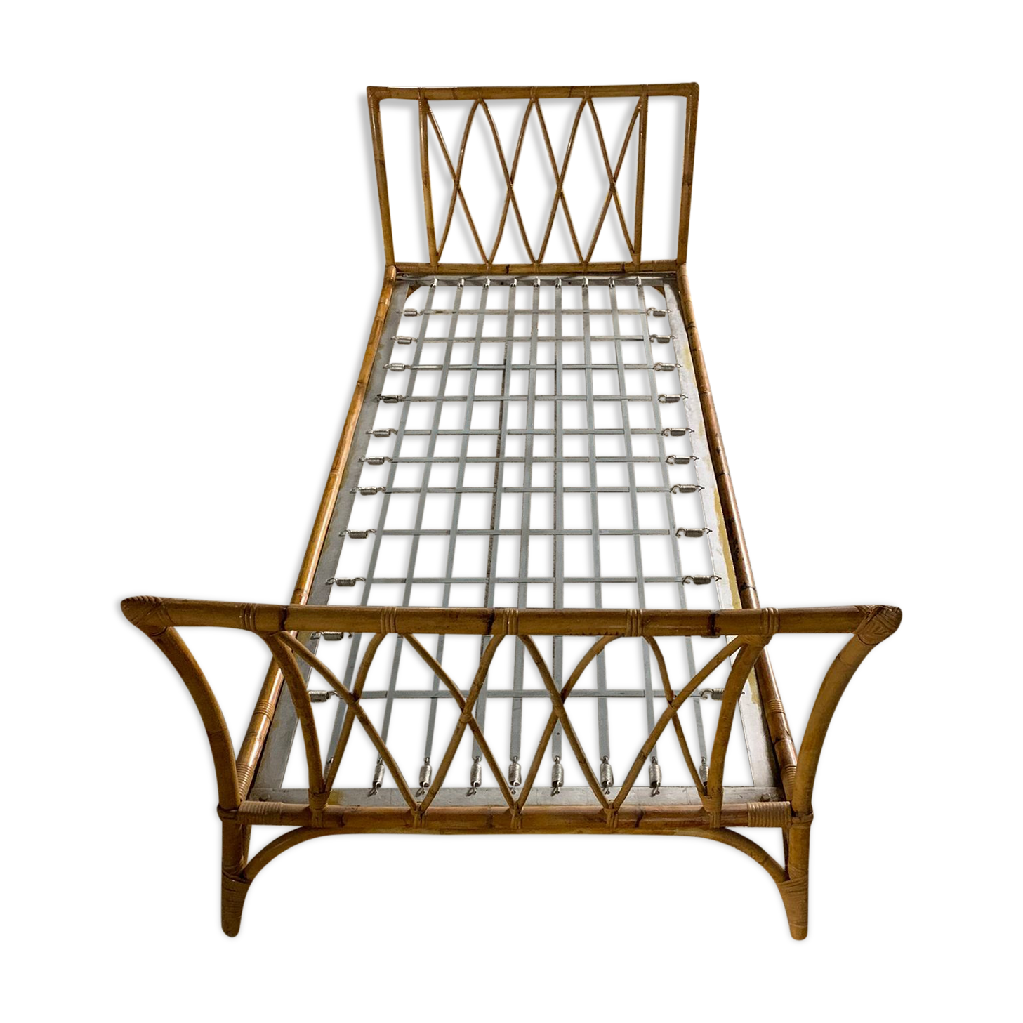 Wicker bed