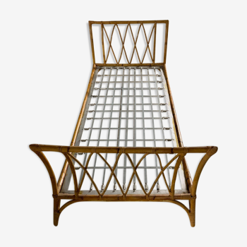 Wicker bed