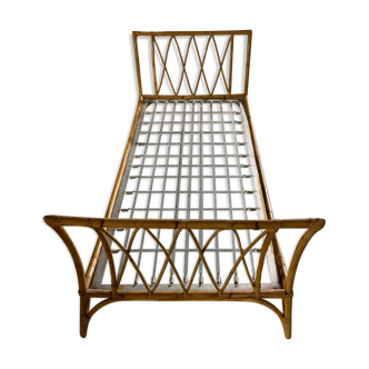 Wicker bed
