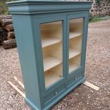 Revisited wooden display cabinet