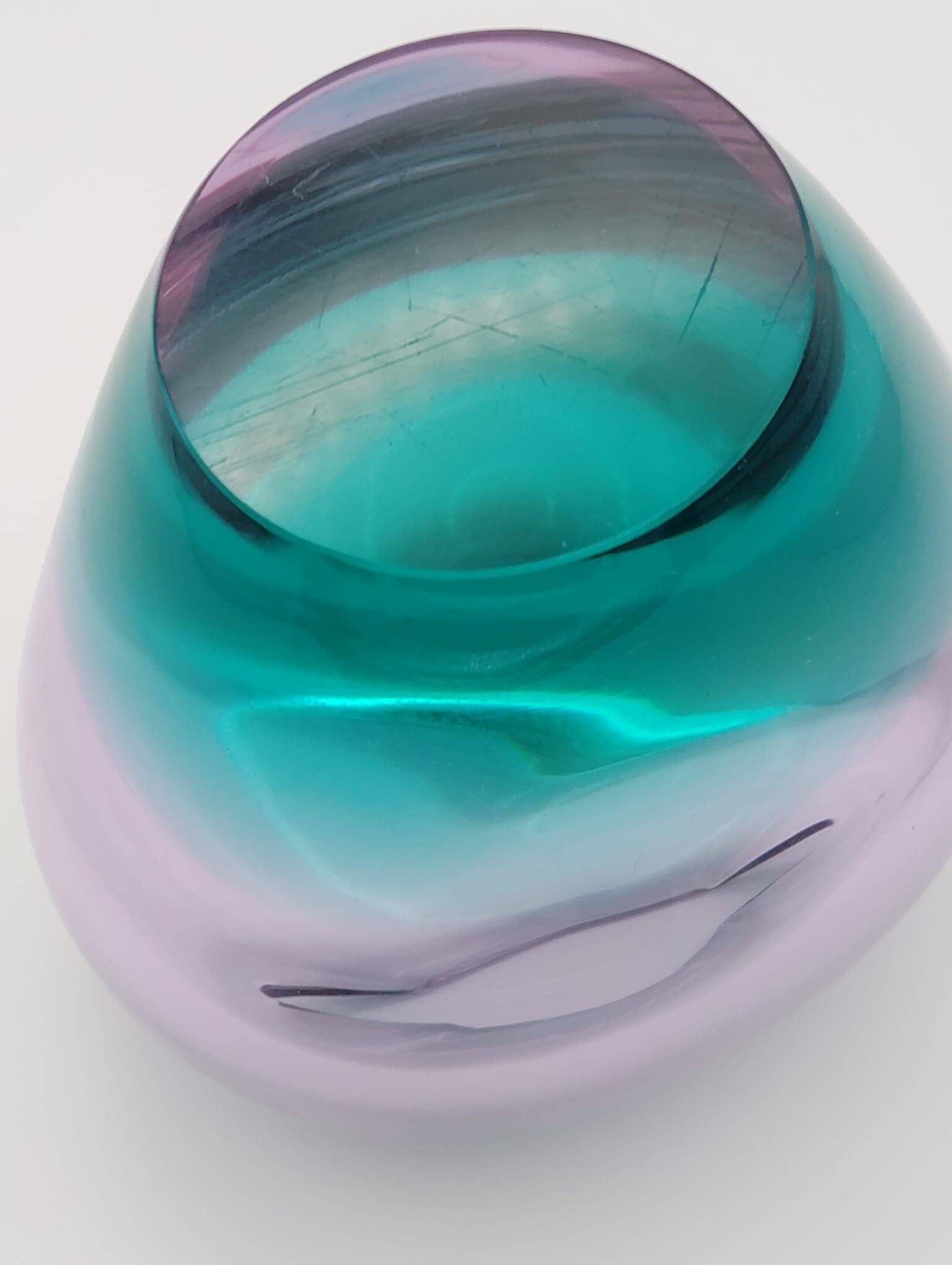 Pretty little glass vase in very good condition.