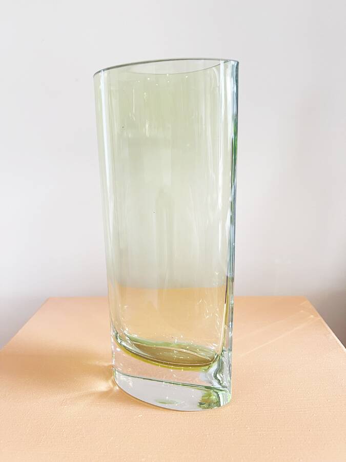 Hand-blown glass vase in apple green – circa 1980