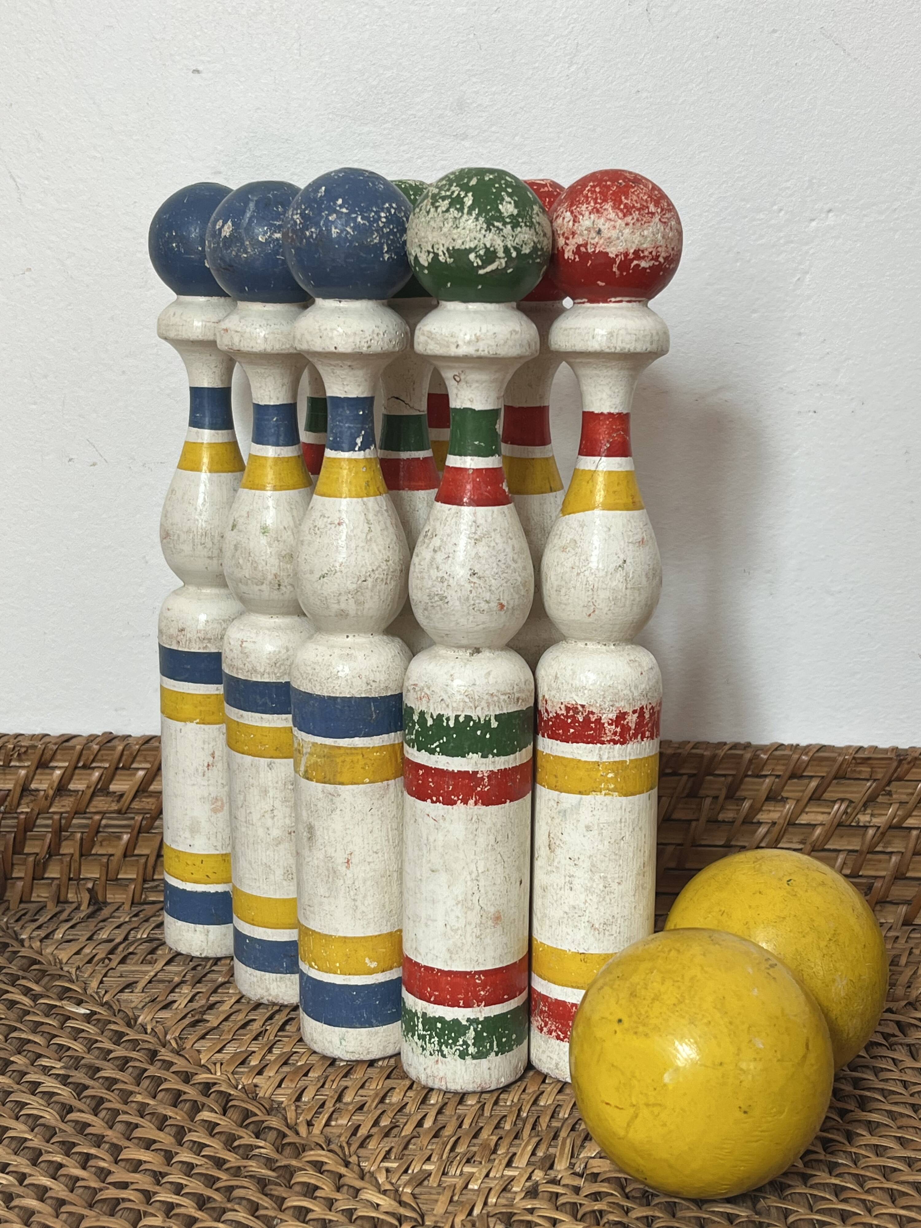 Old bowling game