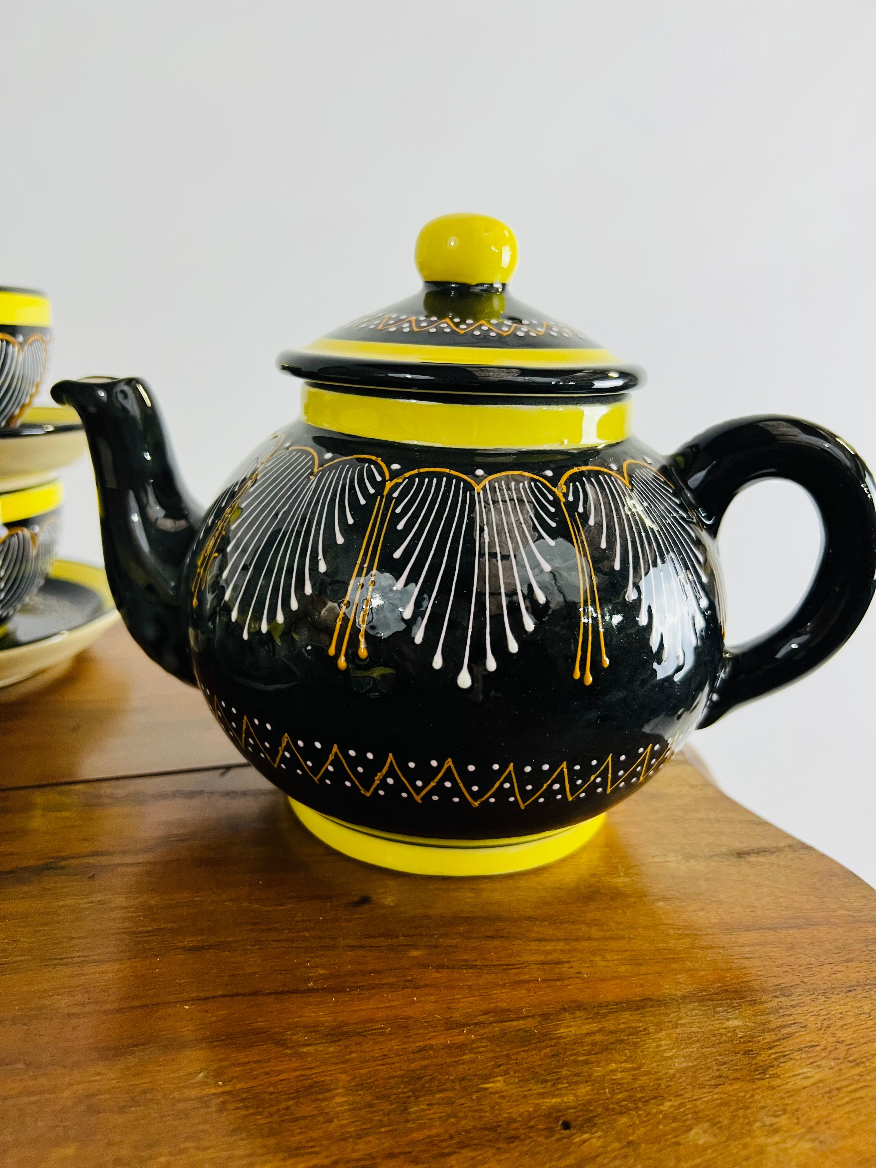 Black and yellow lunch set Henriot Quimper coffee and tea