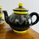 Ensemble déjeuner noir et jaune Henriot Quimper café et thé
