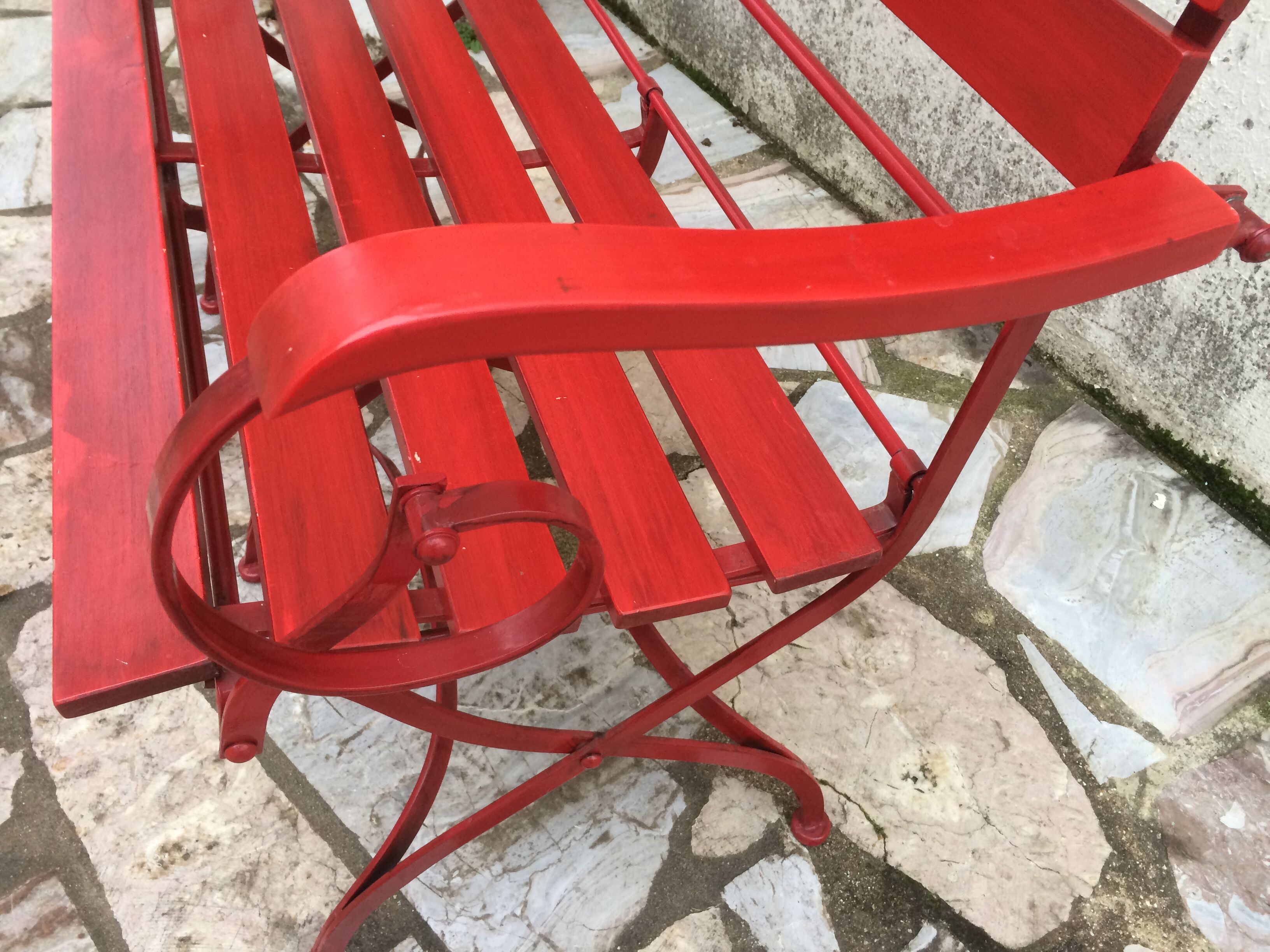 Foldable iron and wood bench
